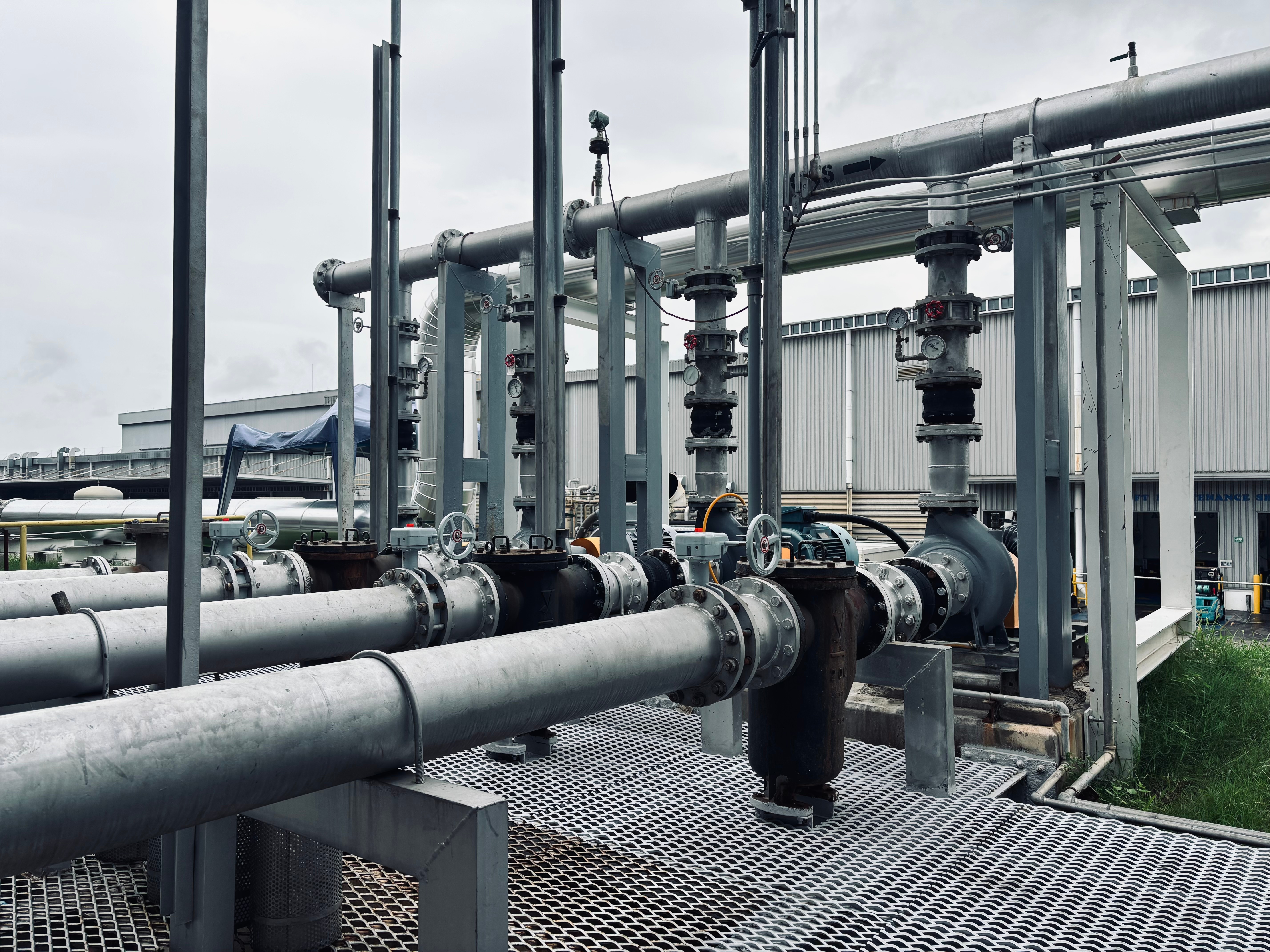 pipes valves site services
